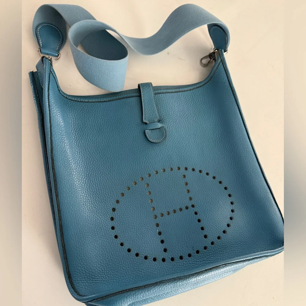 Hermes Evelyne Bag Gen III Clemence PM Blue ~ Beautiful Preloved Condition - Picture 2 of 14